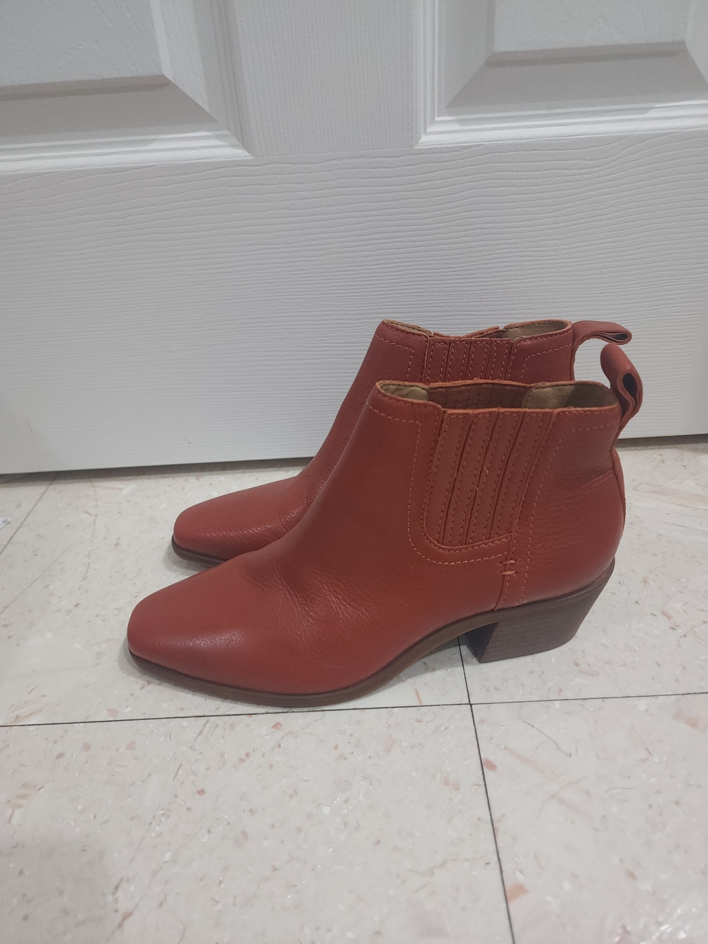 NWOB Lucky Brand Rust Leather Ankle Booties